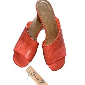 NEW! Melissa McCarthy Seven7 Stacked Heel Mules Open Toe Sandals Orange Size 10